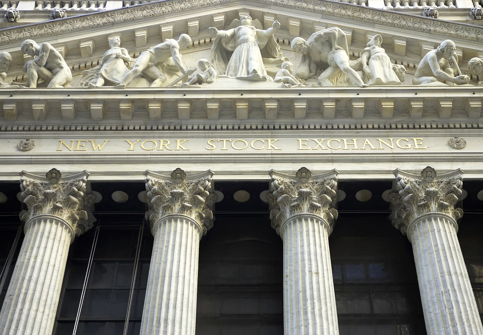 Wall Street Rallies Toward Record Highs - Oct. 23, 2025 2 Wall Street Rallies Toward Record Highs - Oct. 23, 2025