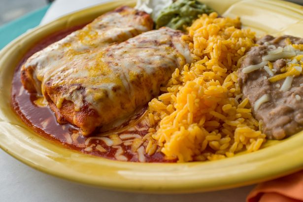 Dos Primos Mexican Restaurant - Bowling Green, MO