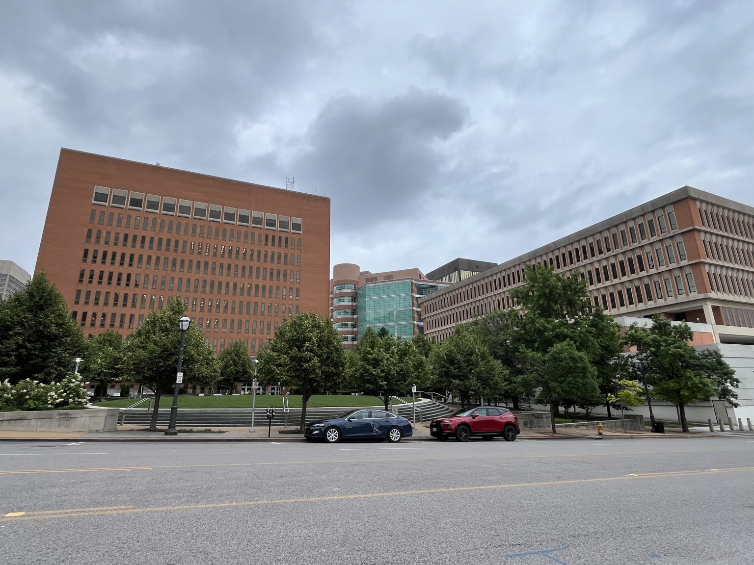 St. Louis County, MO: A Comprehensive Educational Guide 1 St. Louis County Buildings